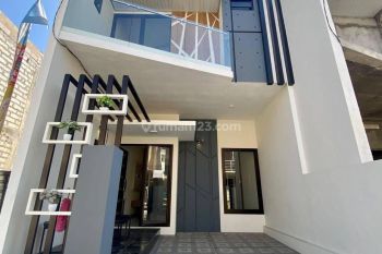 Rumah siap huni, dekat petra & ubaya