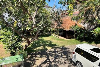 RUMAH sewa di Gajahmungkur. Cocok untuk resto, klinik, spa