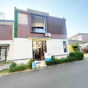 Dijual Rumah Hook Sudah Renovasi Siap Huni di Lavon Swancity