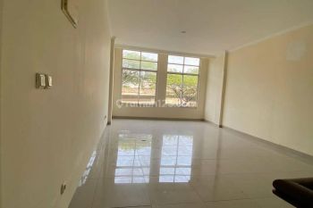 Sewa kan ruko 4 lantai green lake city termurah