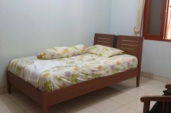 Rumah 2 lantai, blok A Cinere seberang mall Cinere