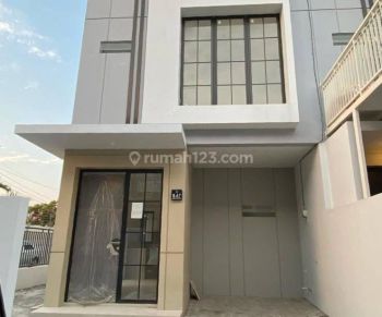 Disewakan Rumah Regency One Babatan Pantai Surabaya Hook