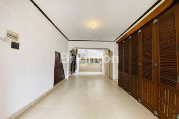 RUKO 3 LANTAI IMAM BONJOL