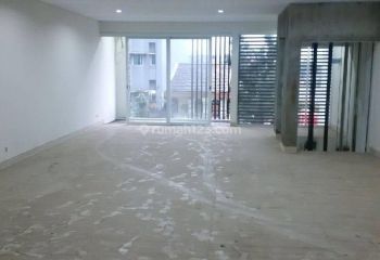 Ruko Strategis 4 Lantai di Surya Sumantri Sebelah Maranatha