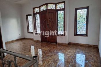 Ruko 2 lantai siap huni