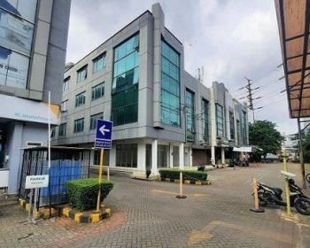 Disewakan Ruko 4 Lantai, Luas 225m2 di Jl. Pemuda, Rawamangun