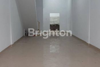 RUKO SIAP HUNI 3 ½  TINGKAT KAWASAN BISNIS