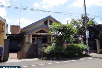 Rumah Terawat Super Strategis di Purwantoro Blimbing Malang