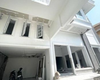 Dhyana Rumah Hoek Uk 12x20m Jalan Besar di Komplek Dutamas