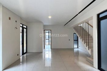 RUMAH BARU NAYAPATI RESIDENCE KOTA BARU PARAHYANGAN