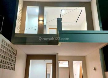 Rumah Modern Strategis Dekat Jalan Utama