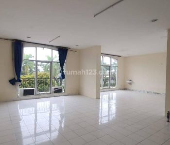 Ruko Gandeng 4 Lantai Hadap Jalan di Gading Serpong