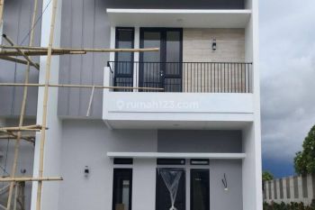 Rumah 2 lantai 3 kamar DP cuman 25 juta bebas banjir Dekat jl poros Hertansing