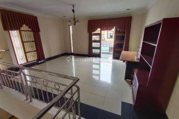 Rumah Dijual Kembar Timur Regol Bandung Semi Furnished