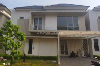 Disewa kan rumah 2 lt di Alma montana gading serpong