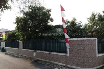 Rumah 1lt Hoek di Cempaka Putih Timur lt 533 m2 lb 341 m2 ada 3+2 kt 2+2 m ada 2