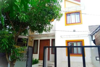 DI KONTRAKAN RUMAH TAHUNAN MURAH DI BEKASI TIMUR SIAP HUNI BEBAS BANJIR