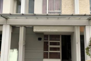 Disewakan Rumah Pik 2 Uk 4.5x10 2 Lantai Sewa 35jt Thn