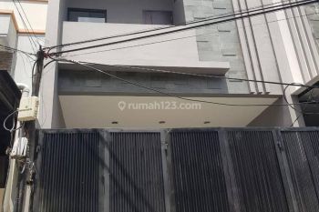 Rumah Baru Siap Huni Dan Nyaman DI Taman Ratu(TR22)