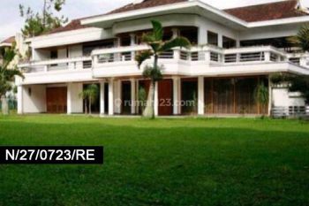 Rumah Sangat Luas Di Setiabudi Bandung Hijau Dan Sejuk