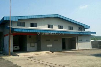 Gudang pabrik cold storage beserta mesin / tidak siap pakai