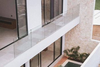 DIJUAL VILLA DEKAT PANTAI SESEH BALI