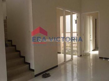 Rumah 2 Lantai Bagus Unfurnished SHM di Kasin, Malang