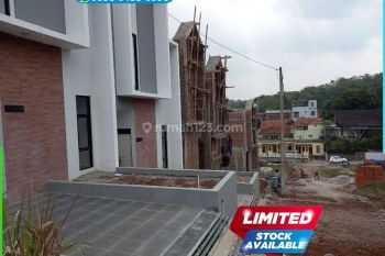 Toplah Rumah Skandinavia Sejuk Padasuka Bandung 55H16