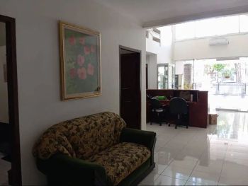 Dijual Rumah Usaha Siap Pakai Pusat Kota Jalan WR Supratman, Surabaya