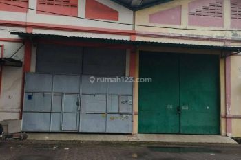 Gudang dan kantor Gedangan siap pakai HGB