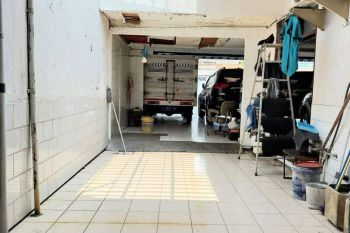 DIjual Ruko Rumah  Usaha di RAYA BARATA JAYA