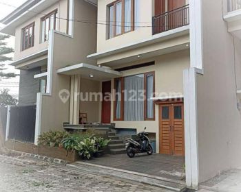 Rumah siap huni dalam townhouse 10 menit ke MRT lebak bulus