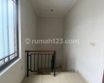 thumbnail-sewa-rumah-2-lantai-minimalis-dan-bersih-4