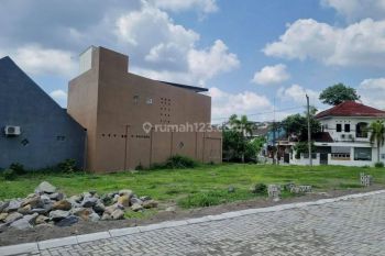 Tanah Dalam Perumahan Condongcatur, SHM P di Utara Upn , Uii