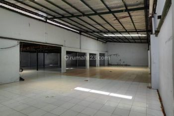 Disewakan Gudang Luas Strategis di Holis Permai Bandung