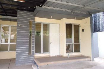 Disewakan Rumah Hoek di Hi2 Harapan Indah Bekasi