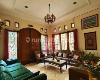 Rumah Bagus di Megapolitan Cinere, Lokasi Tenang, Dekat Pintu Tol