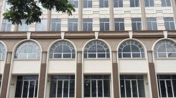 Ruko Golf Island Hadap Jalan Boulevard 4 Lantai