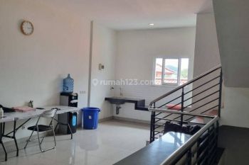 Dijual Ruko Area Cijagra 3 Lantai Siap Pakai