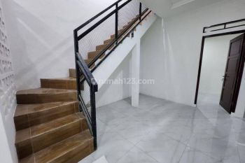 Rumah Pancoran Mas Dekat Tol Cijago Akses 3 Mobil Surat Shm+imb