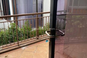 di Disewakan rumah 2 lt di istana bunga .
Uk 8 x 20