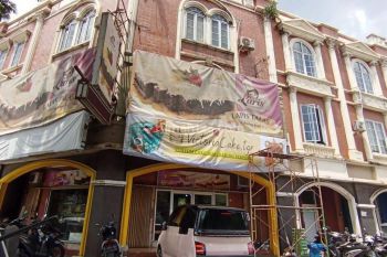 Ruko murah strategis di Komplek Ruko Blitz Paramount Jalan Boulevard Raya Gading