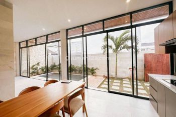 Langka , Villa Jual 2 Lantai, 2 Kamar Tidur di Munggu