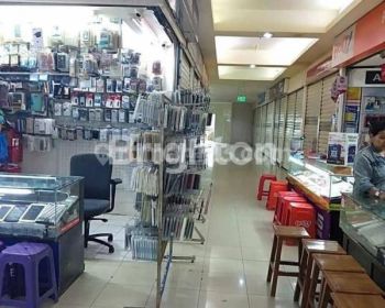 Toko Hoek Stsrategis di Poins Square Lebak Bulus