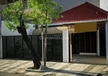 Rumah Bagus Nyaman Disewakan di Gubeng Surabaya Gmk02684
