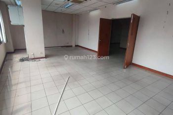 Office Space Area Gajah Mada Jakarta Pusat, Siap Pakai, 5 Lantai