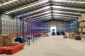 DISEWAKAN CEPAT .. GUDANG PANTAI INDAH DADAP GANDENG 3 , SIAP PAKAI , PLAFON 9 ,