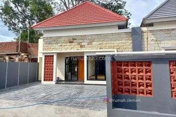 Rumah Modern LT 137 m² Strategis Jalan Kaliurang dekat Kampus UII