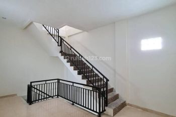 Ruko 3,5 lantai di Jl. Gunung Nona baru makassar