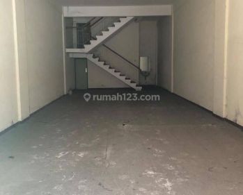 Langka Ruko 4 lantai area Mayjend Sungkono Hanya 2Man